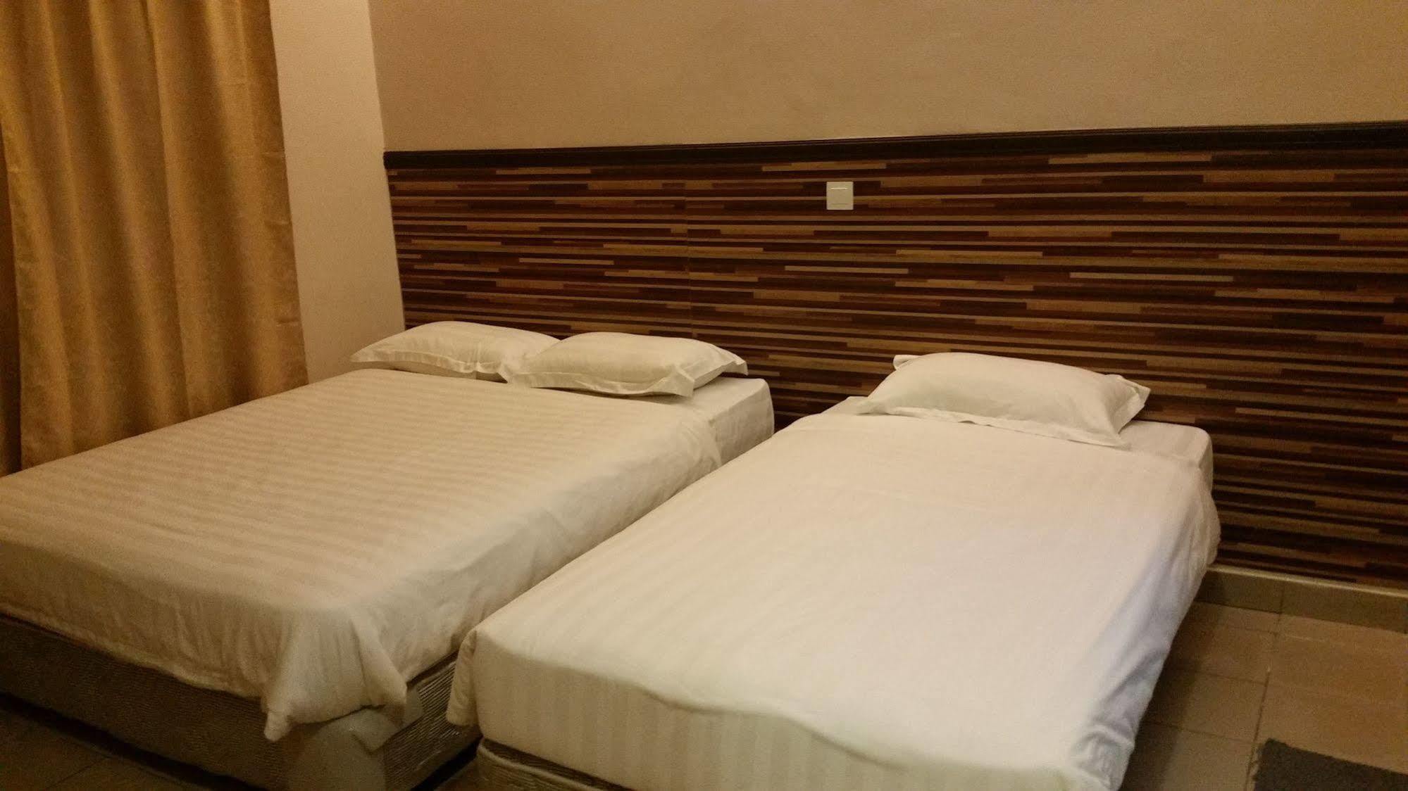 Hotel Iskandar Kota Kinabalu Exterior foto